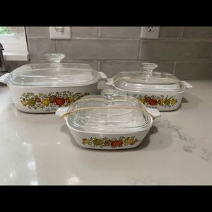 Rare Vintage 1970s Corning Ware - Set of 3